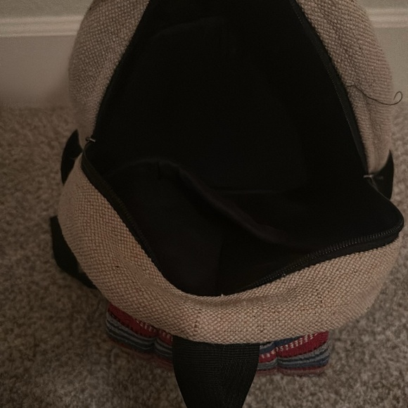 Himalayan Hemp Eco Friendly Backpack - Picture 4 of 5